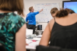 Academic Summer Course in London DLD College