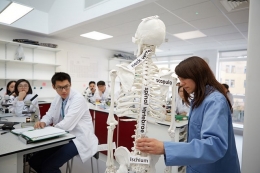 Proyecto en inglés - Medical course for teens in Cambridge